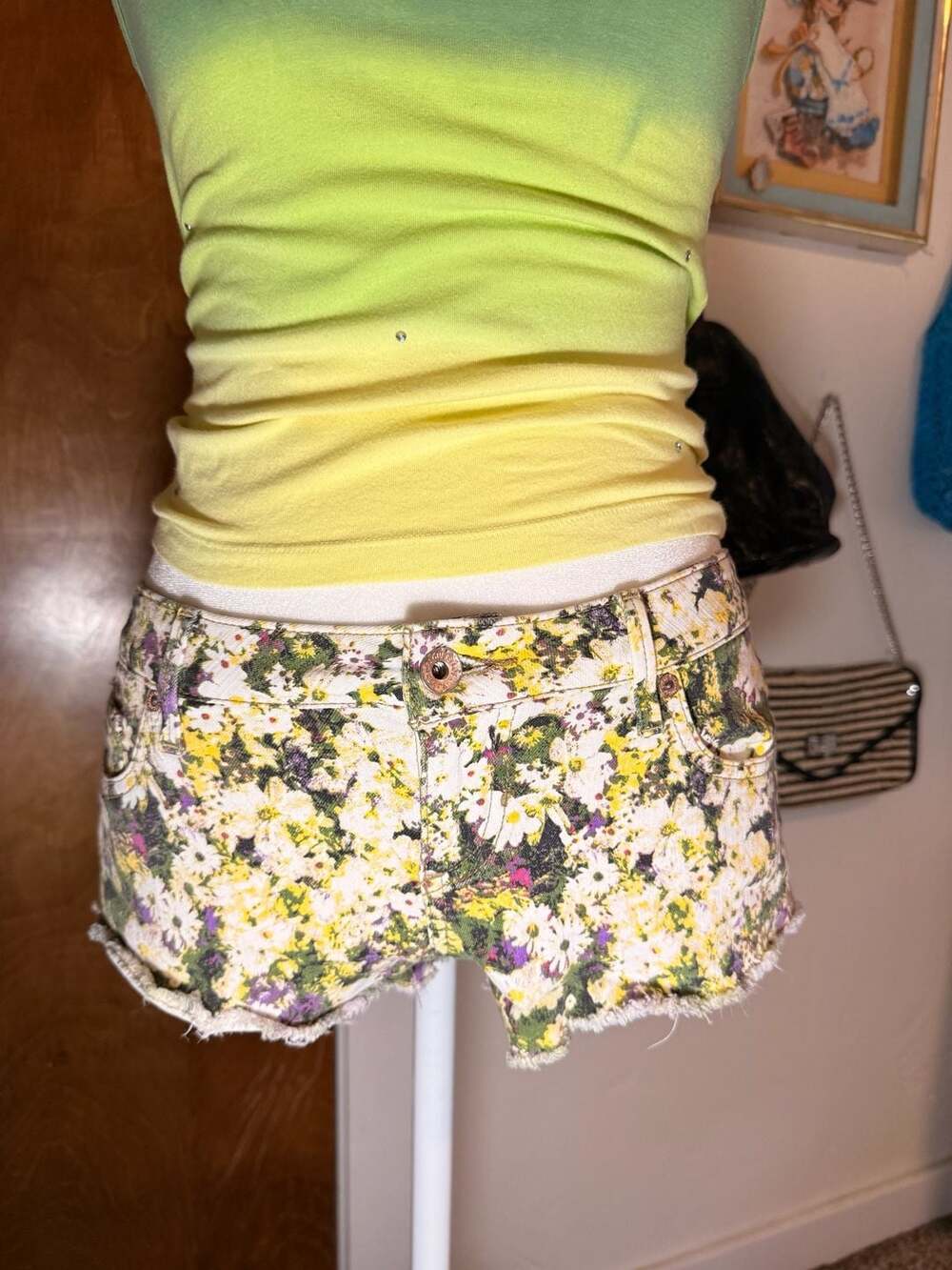 Vintage Guess Floral Denim Cutoff Shorts Low Rise 23